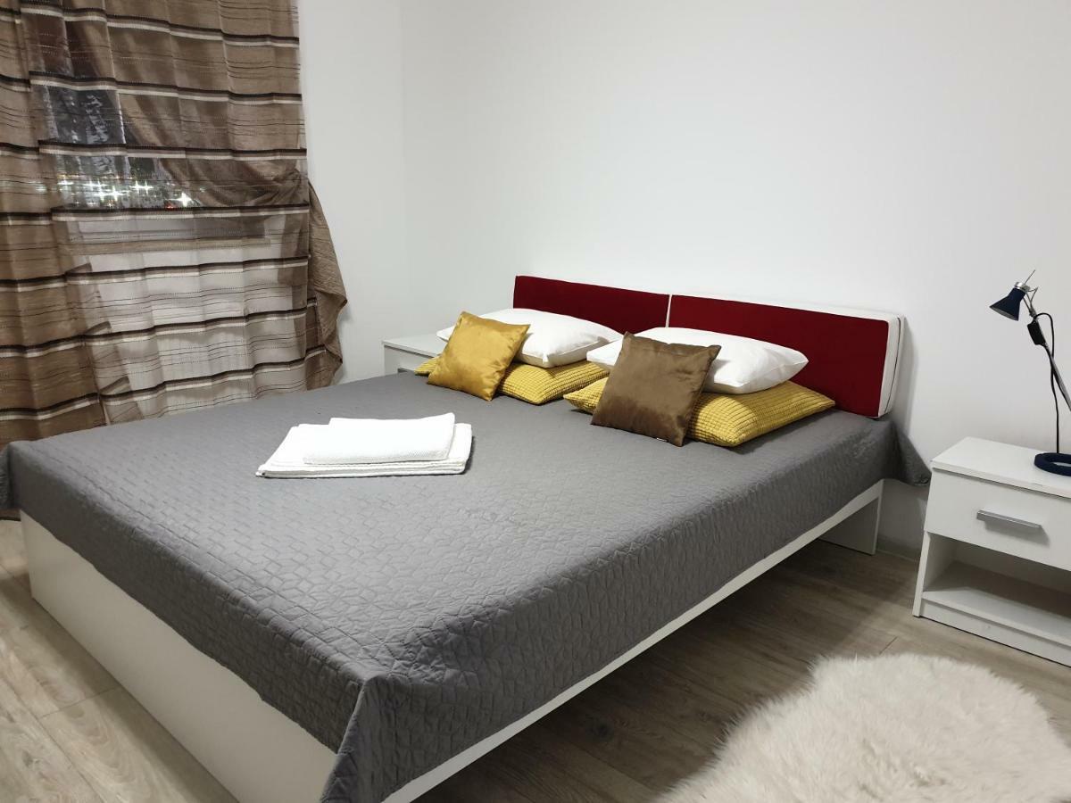 Exquisite Apartament Braşov Esterno foto